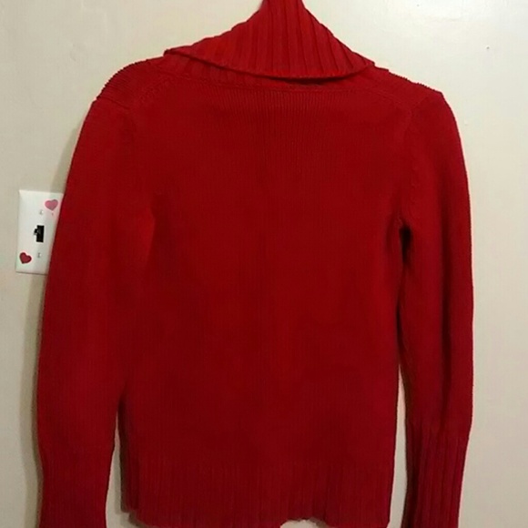 Red sweater - Picture 3 of 3